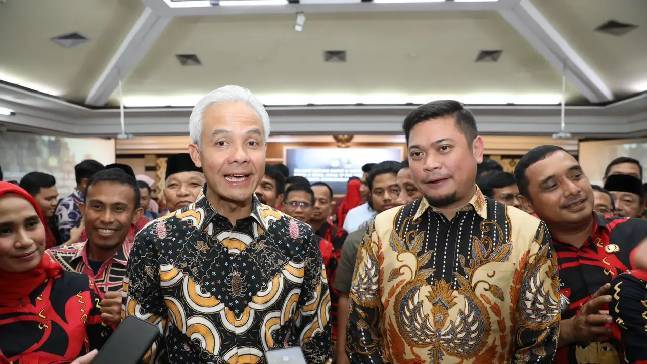 Bupati Gowa Sulawesi Selatan (Sulsel) Adnan Purichta Ichsan bersama  bersama  amat, PKK, dan kepala desa (kades) se-Kabupaten Gowa bertemu Gubernur Jawa Tengah (Jateng) Ganjar Pranowo. (Istimewa)