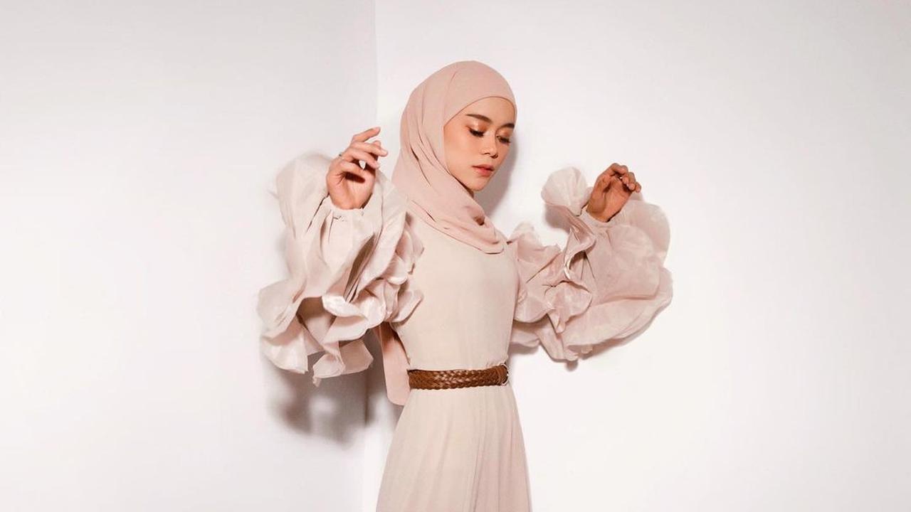 Lesti Kejora Disebut Sebagai Trensetter, Ini Gaya Elegannya Pakai Busana Muslim