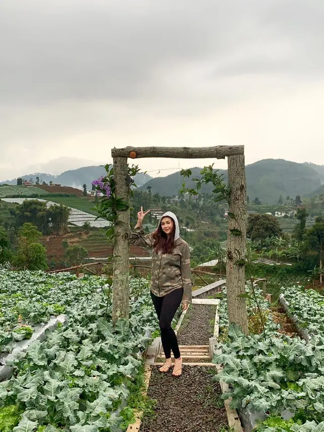 6 Momen Liburan Aura Kasih di Kebun Bawa Senapan Ini Jadi Sorotan