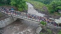 Jembatan Yang menghubungkan dua desa di lumajang selesai dibangun (Istimewa)