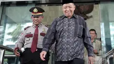 Mantan Wakil Presiden 2001-2004, Hamzah Haz mendatangi Komisi Pemberantasan Korupsi (KPK), Jakarta, Kamis (8/1/2015). (Liputan6.com/Miftahul Hayat)
