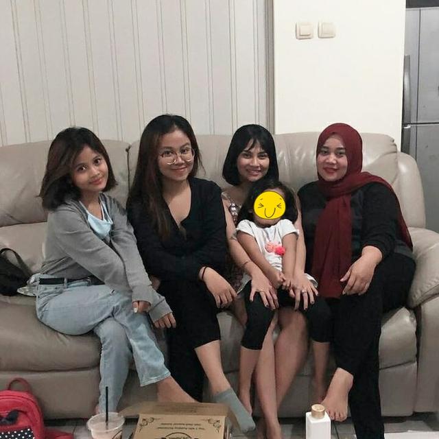 Jarang Terekspos, Ini 6 Potret Mayang Adik Mendiang Vanessa Angel