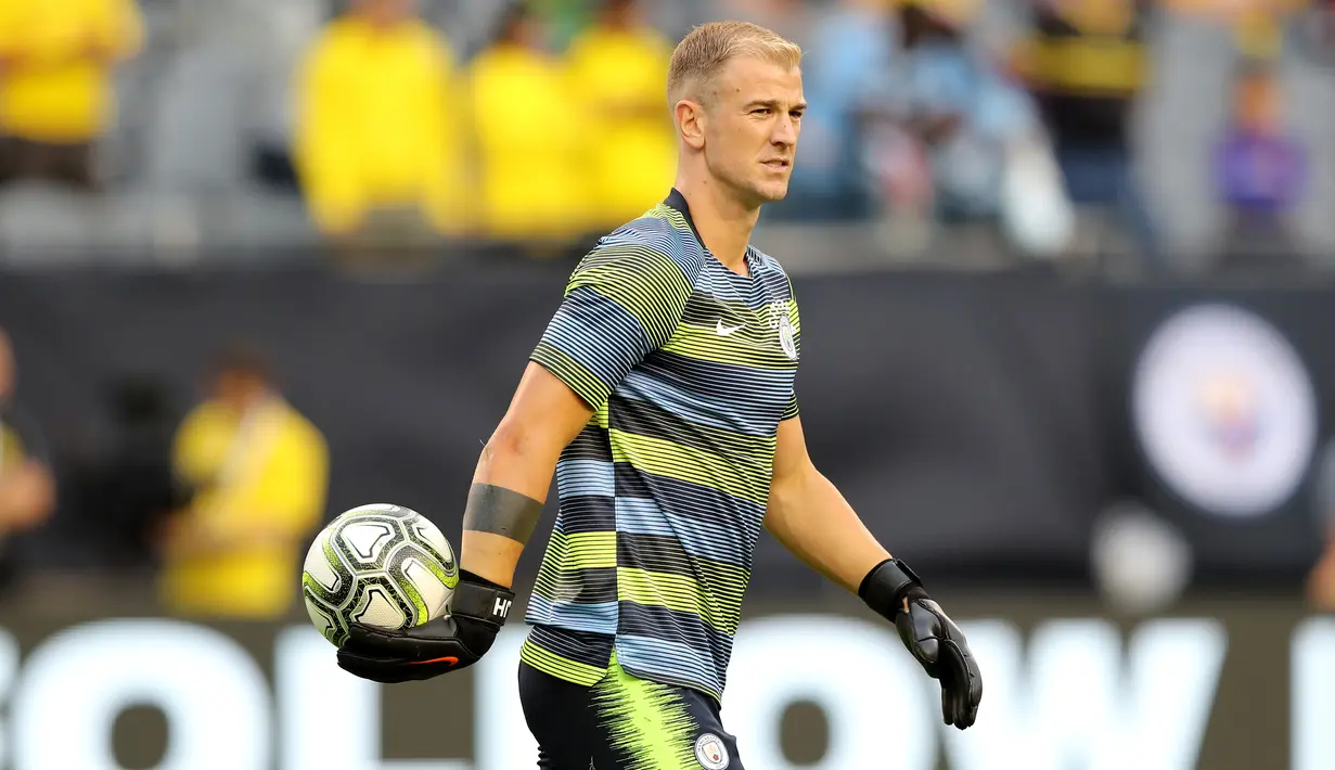 Menurut Sun Sport, Chelsea mempersiapkan dana kurang lebih 5 juta pound untuk mendatangkan Joe Hart dari Manchester City. (Elsa/Getty Images/AFP)
