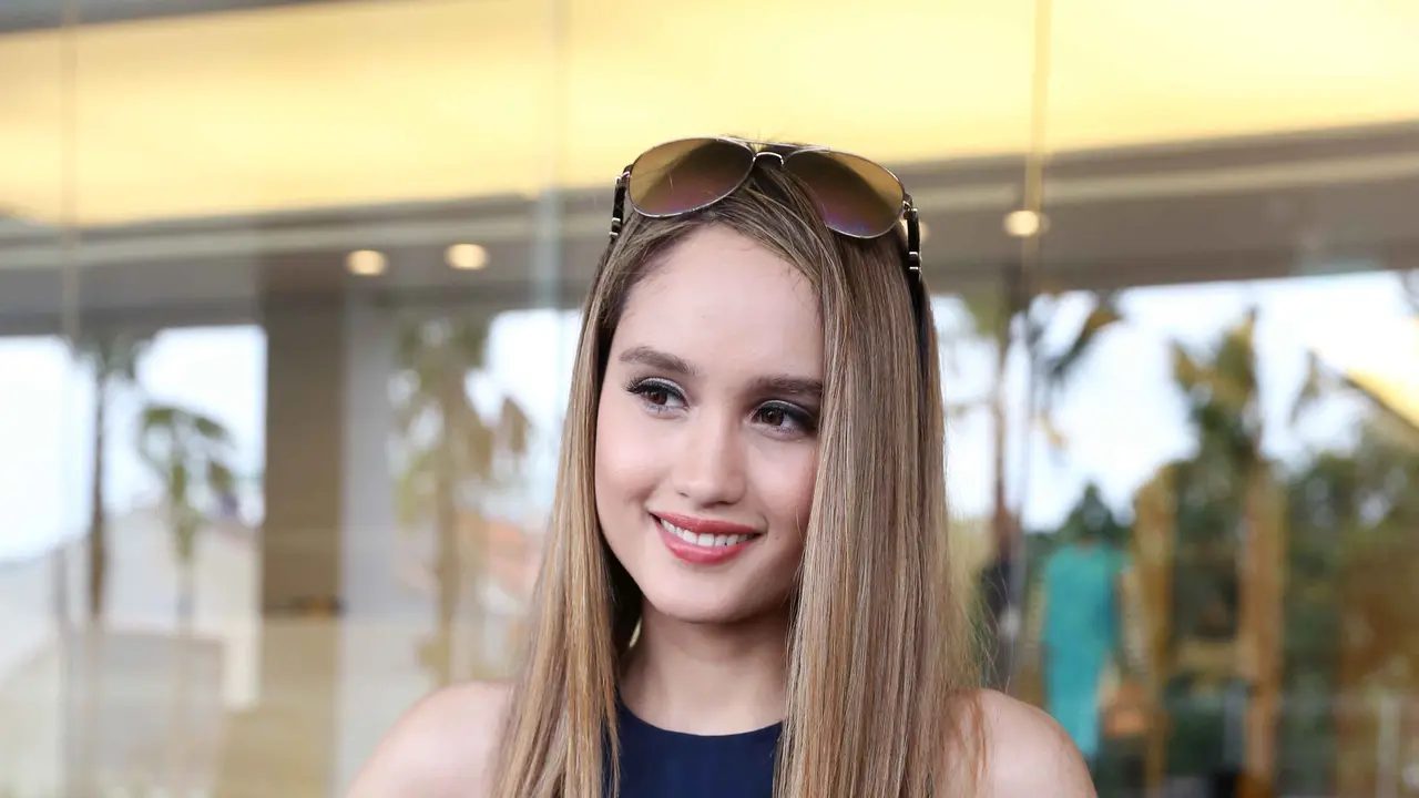 [Bintang] Cinta Laura