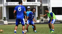 Persib saat latihan di Lapangan Sesko AD, Jalan Gatot Subroto, Bandung, Selasa (31/10/2017) jelang menghadapi Persija. (Bola.com/Erwin Snaz)