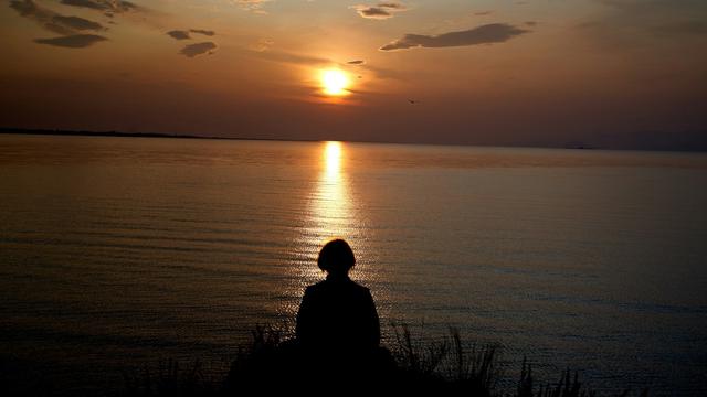 Ilustrasi diam, tenang, kalem, diri sendiri, berpikir