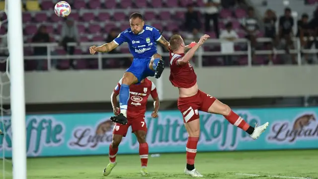 Persis Solo Vs Persib Bandung di BRI Liga 1 2024/2025.