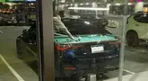 Jadi kayak main billiard di atas mobil (Source: Reddit/@nobodynowherex86)