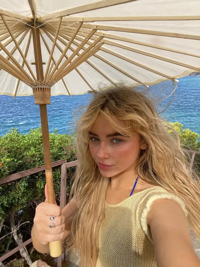 Sabrina Carpenter (Instagram/sabrinacarpenter)