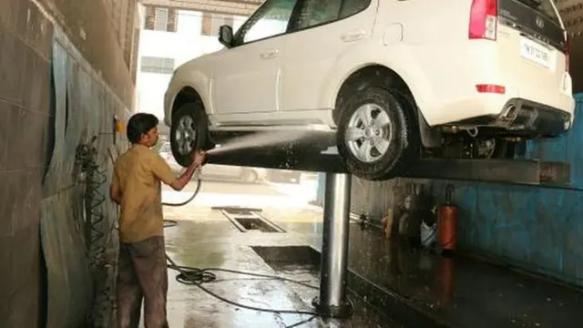 Cuci Mobil Bagian Kolong