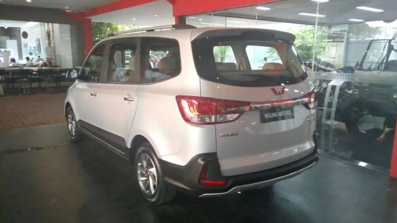Wuling Confero S