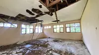 Menilik Kondisi SDN Gunung Batu Sukabumi yang Miris, Puluhan Tahun Rusak, Siswa Terpaksa Belajar di Musala