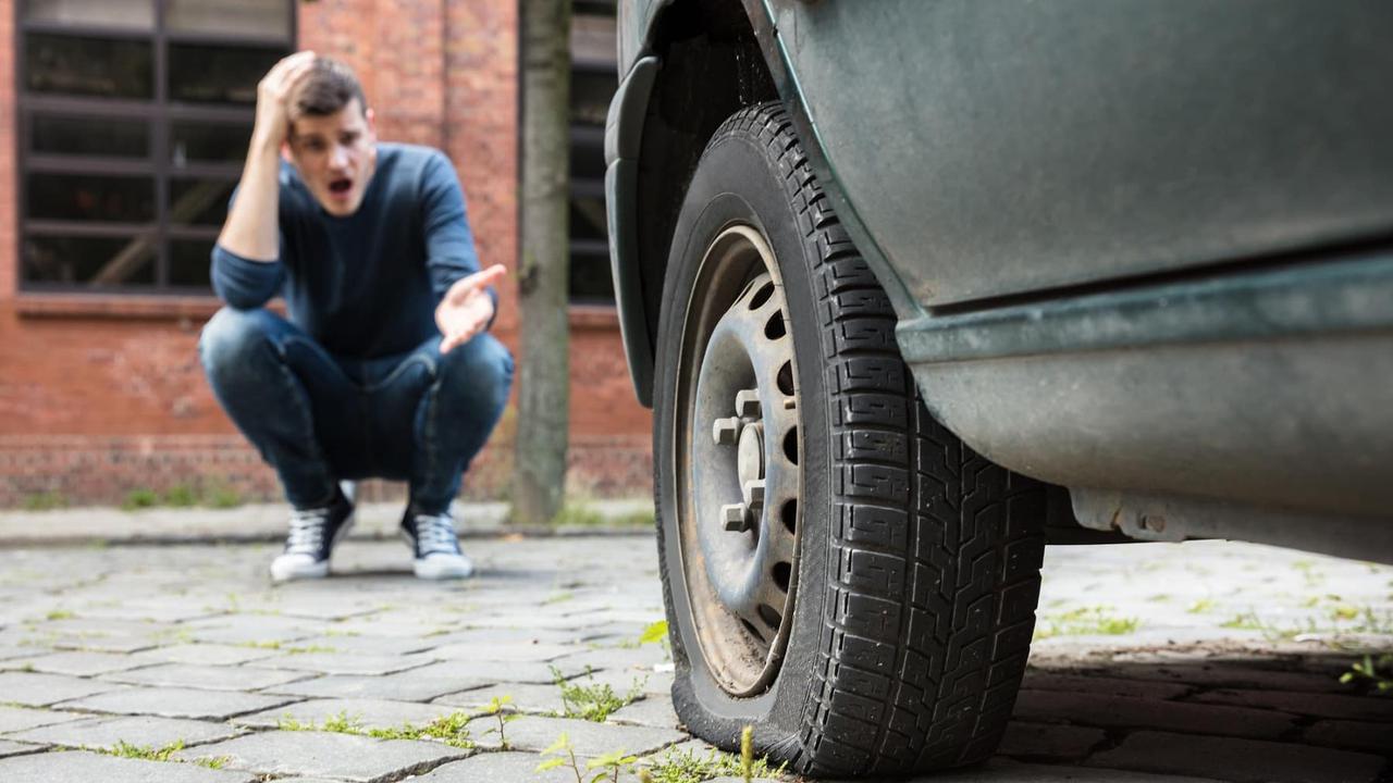 Ilustrasi ban mobil bocor (dealerinspire.com)