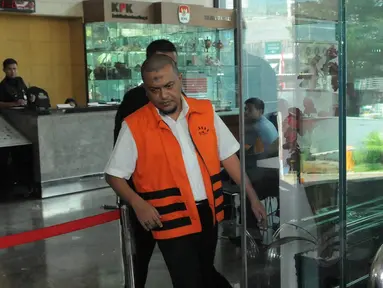 Tersangka kasus dugaan korupsi dermaga Sabang, Ramadhani Ismy menjalani pemeriksaan KPK, Jakarta, Rabu (20/8/14). (Liputan6.com/Herman Zakharia)