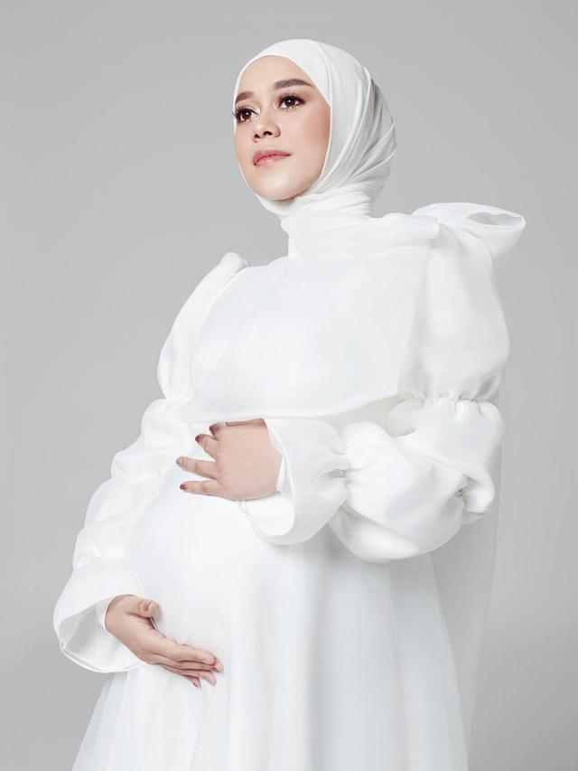 6 Potret Maternity Shoot Lesty Kejora dengan Ragam Tema, Aura Bumil Kian Terpancar