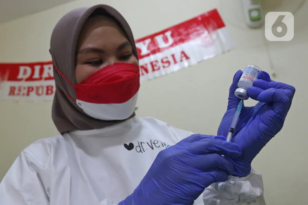 Vaksin Moderna untuk Vaksinasi Dosis Ketiga bagi Tenaga Kesehatan