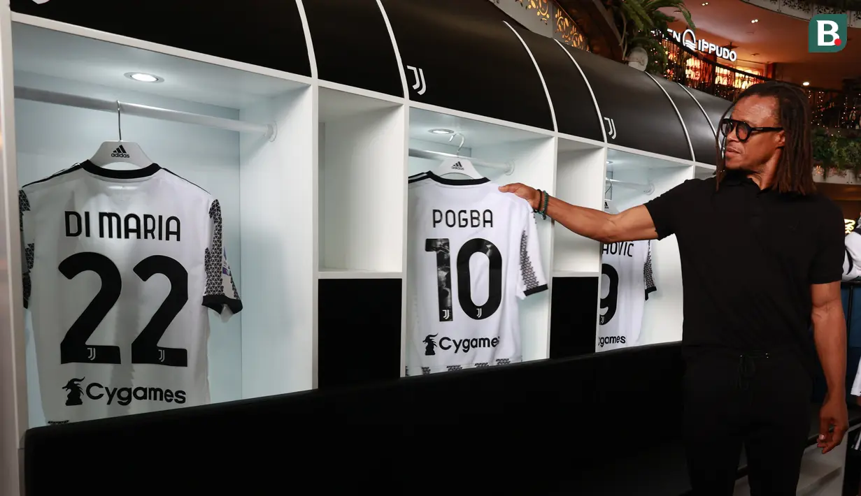 Buat Edgar Davids, kedatangannya ke Indonesia bukan kali pertama. Mantan pesepak bola berusia 49 tahun itu pernah beberapa kali berkunjung ke Indonesia, termasuk pada 2016. (Bola.com/Ikhwan Yanuar)