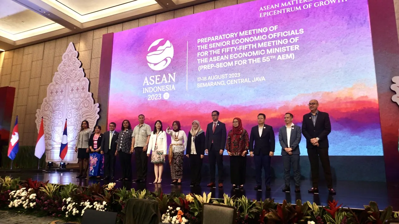 Bertepatan dengan HUT RI ke -78 digelar pertemuan Menteri Ekonomi ke-55 (55th ASEAN Economic Ministers'/AEM) pada 17-22 Agustus 2023 di Semarang, Jawa Tengah.