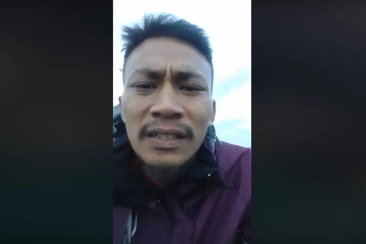 [Bintang] Video Viral, Pria Ini Nekat Live Streaming Saat Kapal Motor Lestari Maju Tenggelam