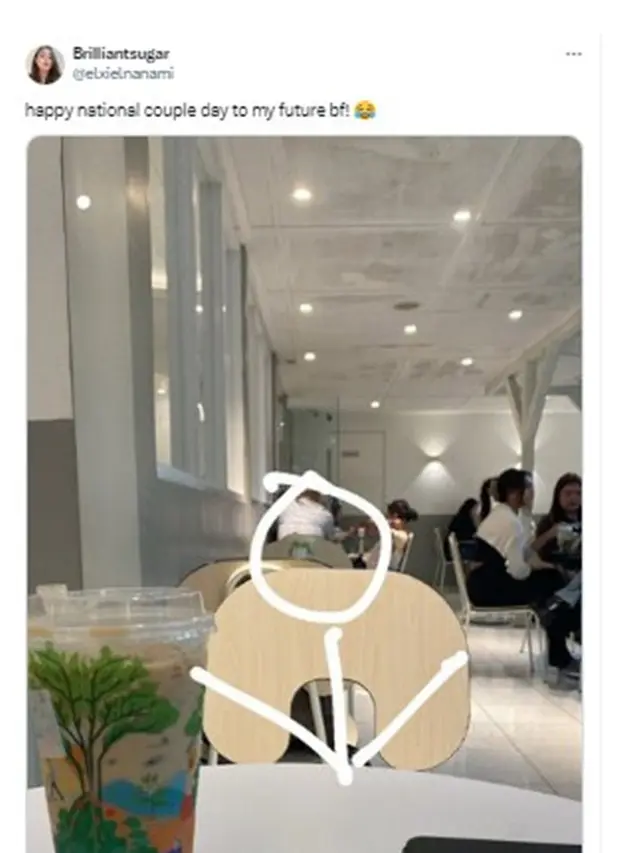 8 Curhatan Netizen Soal 'National Couple Day' Ini Bikin Si Jomblo Senyum Tipis