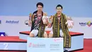 Ganda Putra Indonesia Kevin Sanjaya Sukamuljo dan Marcus Fernaldi Gideon berada di podium setelah mengalahkan pasangan Jepang Takuro Hoki dan Yugo Kobayashi pada Indonesia Open 2021 di Nusa Dua, Bali, Minggu (28/11/2021). Kevin/Marcus keluar sebagai juara dengan skor 21-14, 21-21-18. (HUMAS PP PBSI)