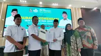 Partai Kebangkitan Bangsa (PKB) resmi memberikan rekomendasi kepada pasangan bakal calon bupati-wakil bupati Tangerang, Maesyal Rasyid dan Intan Nurul Hikmah, untuk maju di Pilkada Kabupaten Tangerang. (Liputan6.com/Pramita Tristiawati)