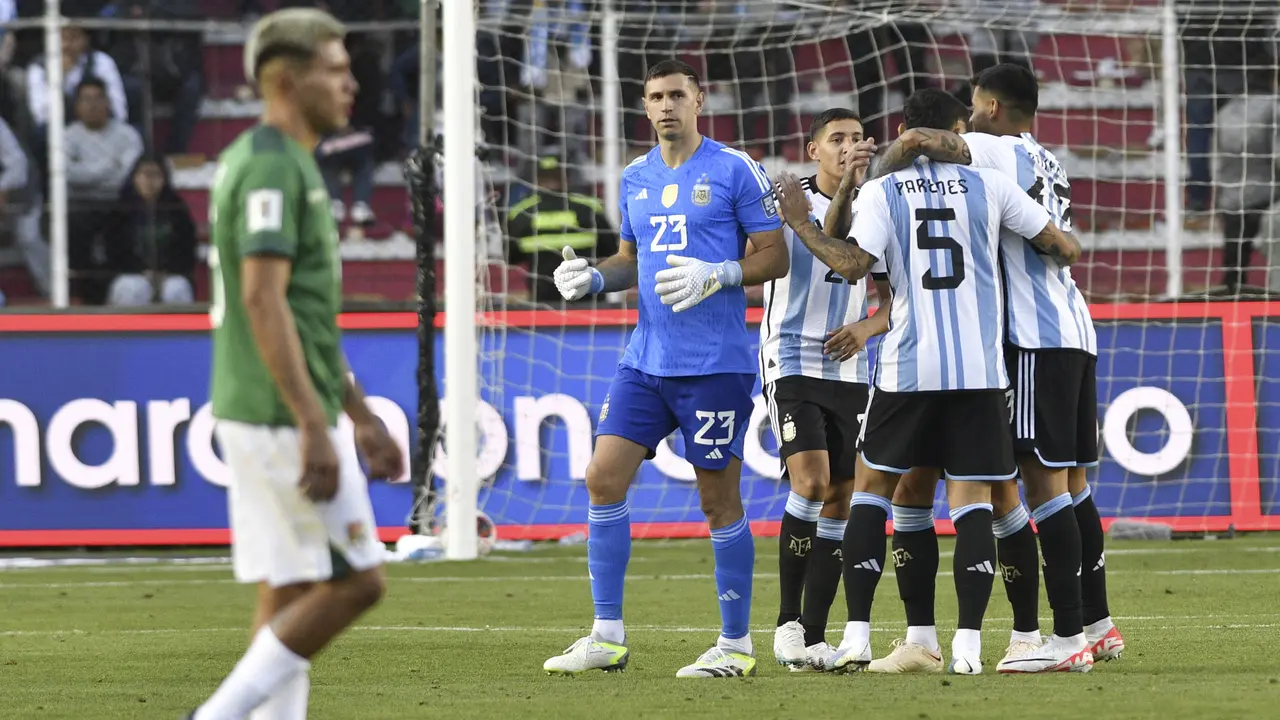 Pemain Argentina merayakan gol ke gawang Bolivia pada lanjutan Kualifikasi Piala Dunia 2026