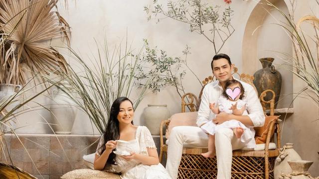 Sempat Hamil Anak Kedua Tapi Keguguran, Ini 6 Potret Keluarga Kecil Asmirandah