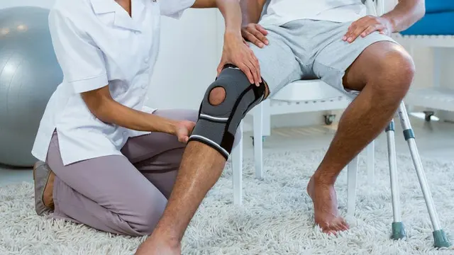 Sakit Lutut, Istirahat Total atau Tetap Beraktivitas?