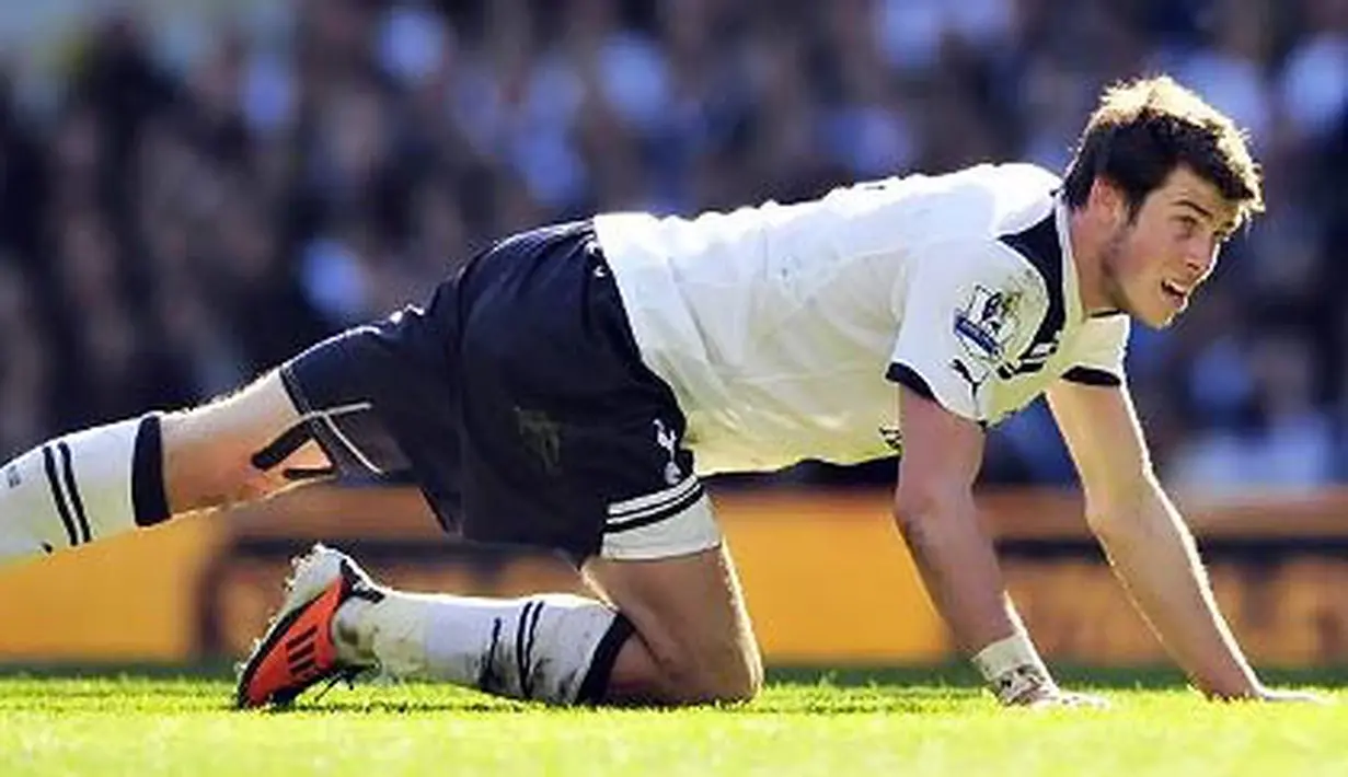 Bintang Tottenham Hotspur Gareth Bale pada partai lanjutan Liga Premier melawan West Ham United di White Hart Lane, London, 19 Maret 2011. AFP PHOTO/GLYN KIRK