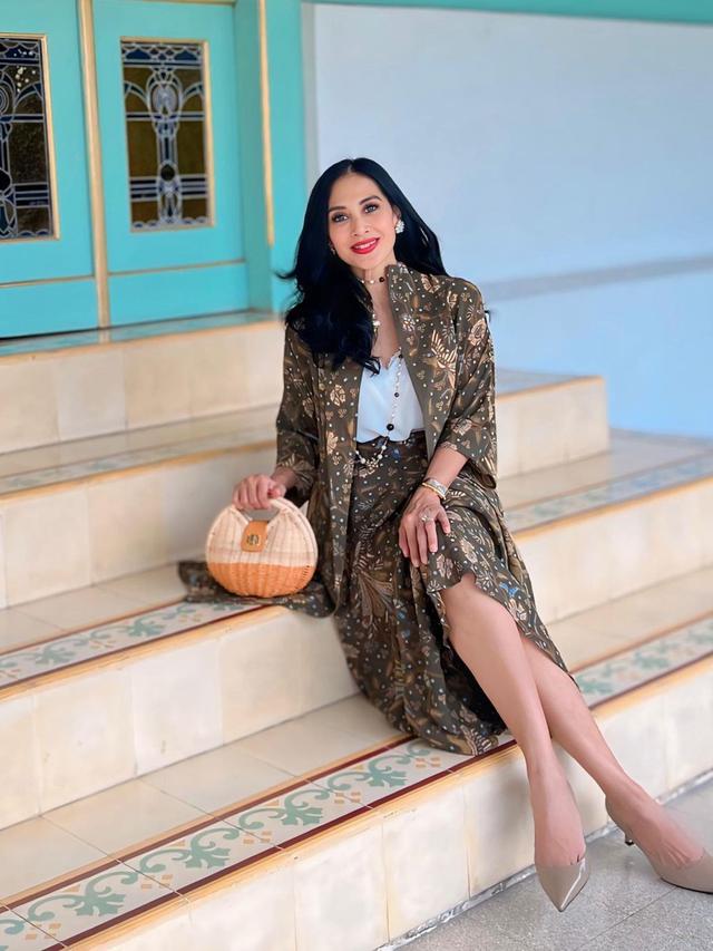 7 Potret Diah Permatasari yang Awet Muda di Usia 53 Tahun, Sempat Disebut Banyak Gaya