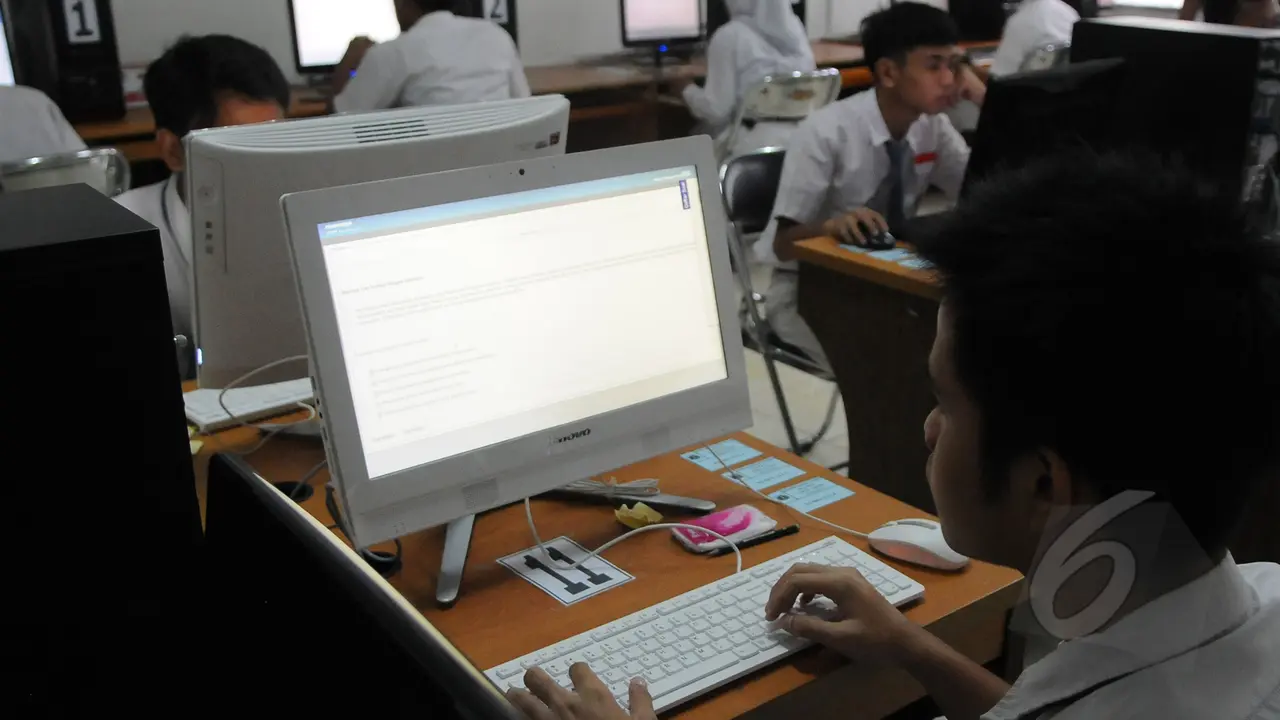 Suasana Tenang Hari Pertama UN Berbasis Komputer di SMKN Budi Utomo
