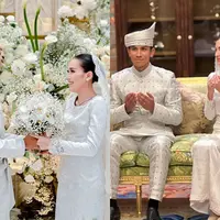 Gaya Ayu Ting-Ting dan Muhammad Fardhana disebut mirip dengan Anisha Rosnah dan Pangeran Mateen (@aliencophoto @support.anishaik)