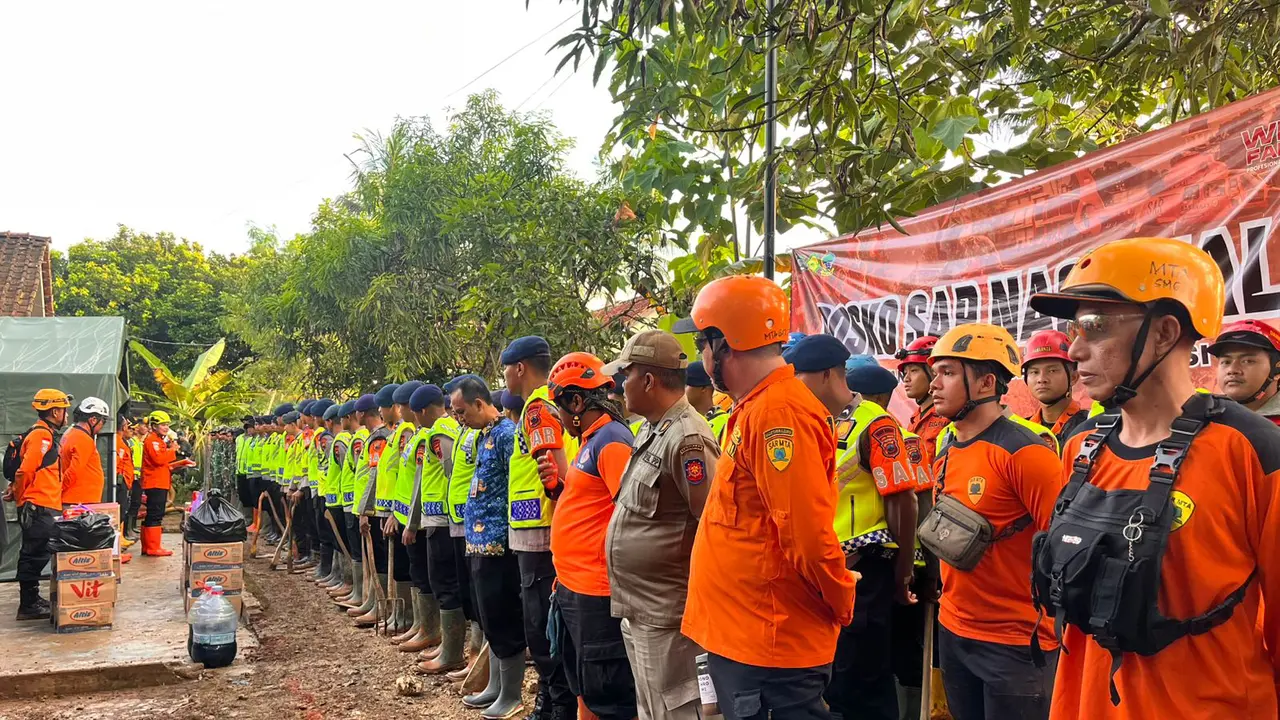 Tim SAR dikerahkan mencari korban longsor di Cilacap