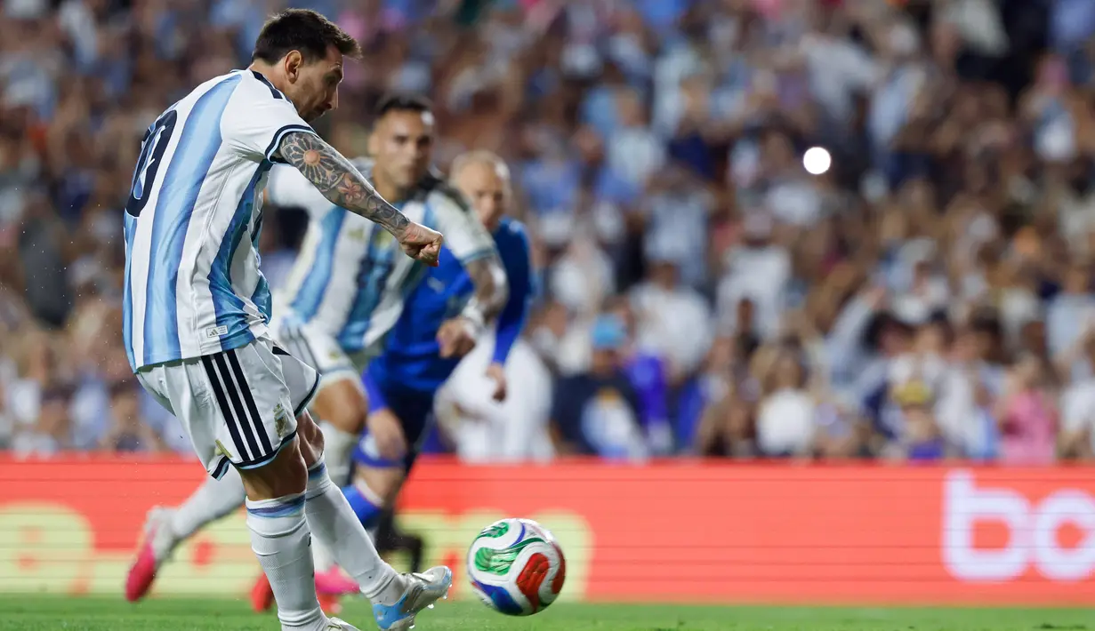 Tiga gol kemenangan Albiceleste dicetak oleh Valentin Barco, Lionel Messi, dan Thiago Almada. (AP Photo/Butch Dill)