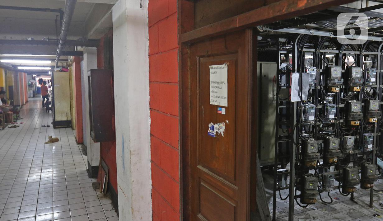 Meteran listrik terlihat di Rumah Susun Benhil, Jakarta, Kamis (28/11/2019). Pemerintah akan melakukan penyesuaian tarif listrik untuk golongan Rumah Tangga Mampu (RTM) 900 VA pada 1 Januari 2020, kenaikan tarif listrik diperkirakan mencapai Rp29.000 per bulan. (Liputan6.com/Herman Zakharia)