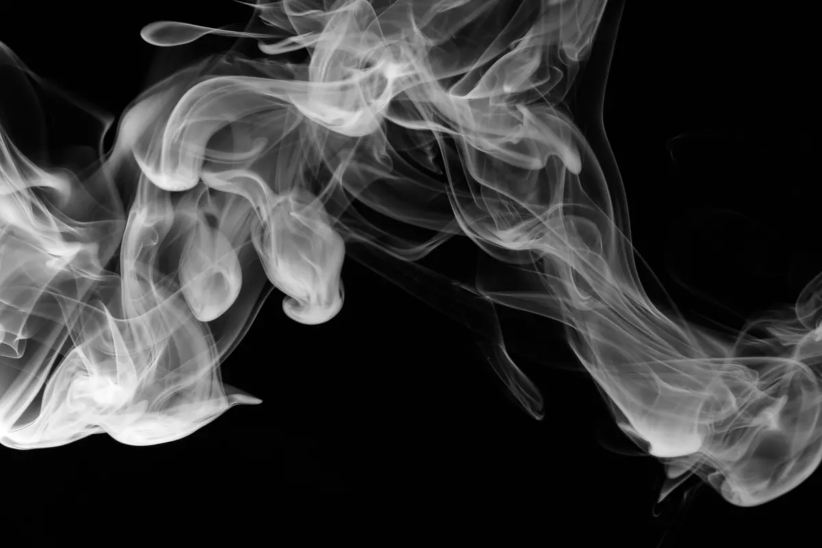 Ilustrasi merokok/Unsplash Pascal