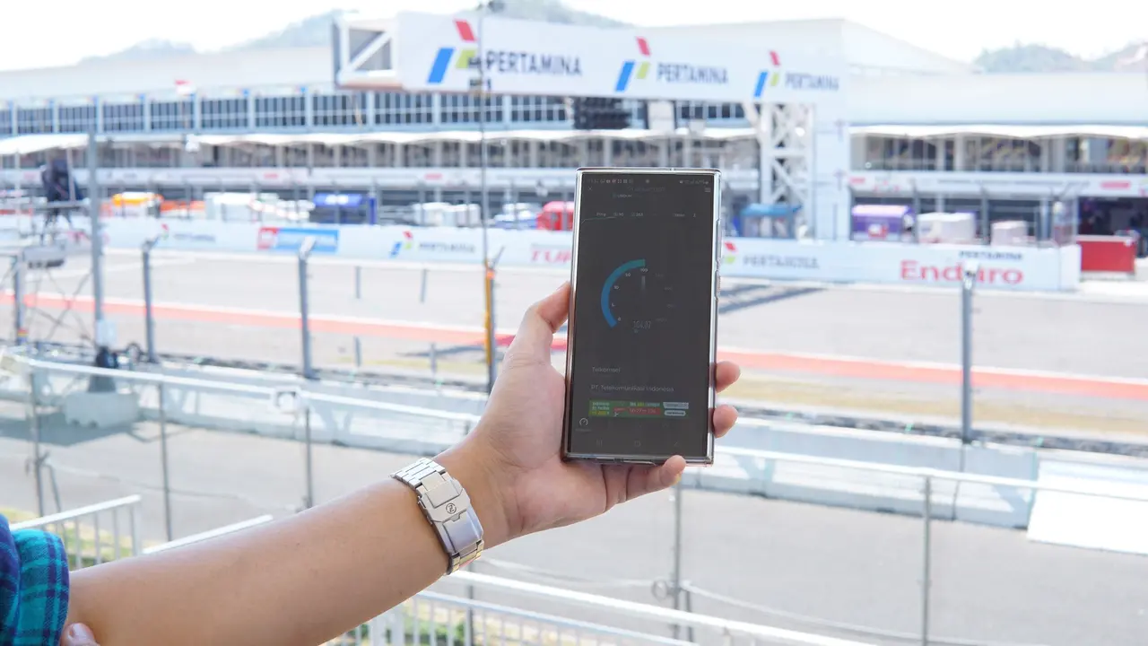 Telkomsel menghadirkan konektivitas digital  pada gelaran MotoGP 2023 Mandalika (Telkomsel)
