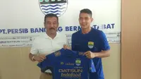Purwaka Yudhi resmi kembali memperkuat Persib Bandung (Foto: Kukuh Saokani/ Liputan6.com)