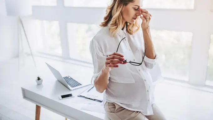 Penyebab Badan Lelah pada Ibu Hamil (4 PM Production/shutterstock)