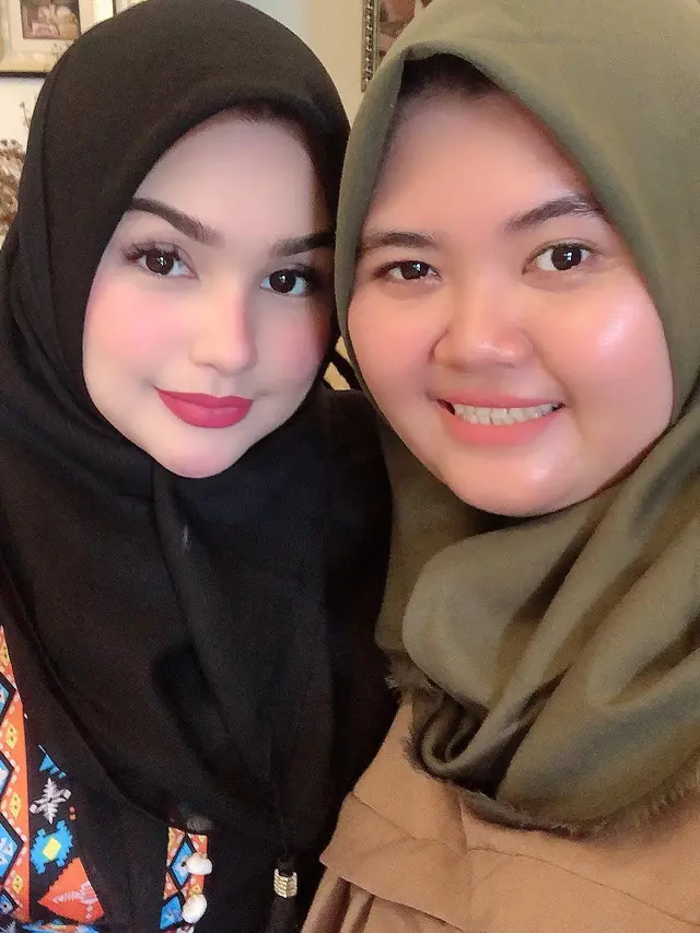 6 Potret Nurah Syahfirah Ibu Tiri Teuku Rassya saat Pakai Hijab, Cantiknya Maksimal