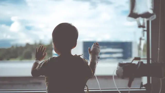 Anak menderita kanker