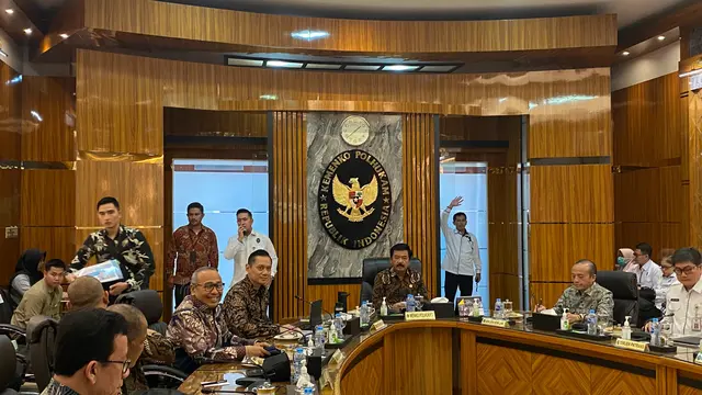 Menteri ATR/BPN Agus Harimurti Yudhoyono menghadiri rapat koordinasi dengan Menko Polhukam Hadi Tjahjanto hari ini, Selasa (23/7/2024).