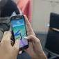 Bermain Pokemon Go (Liputan6.com/Iskandar)