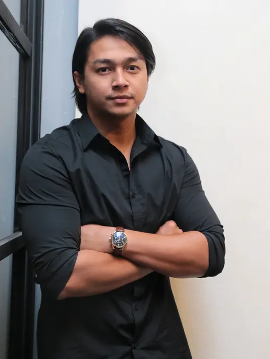 Saat mendapat tawaran bermain di film yang akan tayang pada 7 Desember 2017 nanti Deva mengaku langsung tertarik. Salah satunya adalah nama Salman Aristo yang merupakan seorang penulis, dan di film ini ia adalah sutradaranya. (Adrian Putra/Bintang.com)