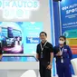 Ki-ka: Nur Rahmah Sari, PR & Content Manager OLX Autos Indonesia dan Hendri Tadjuni, COO OLX Autos Indonesia dalam acara GIIAS Surabaya 2022/Istimewa.