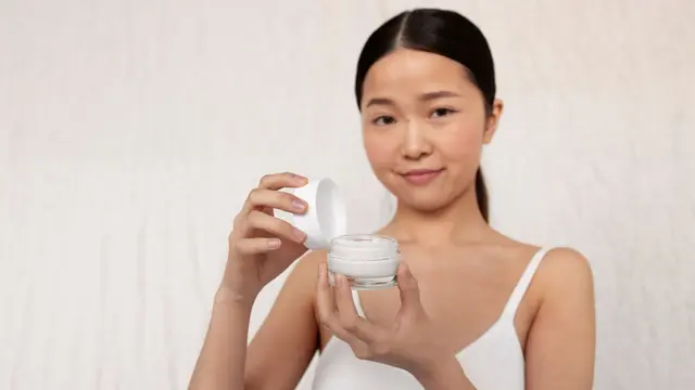Kandungan Skincare Terbaik untuk Usia 30 Tahun ke Atas (photo by freepik.com)