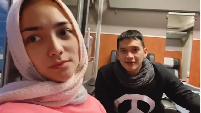 7 Momen Seru Citra Kirana dan Rezky Aditya di Milan, Beli Baju Bayi