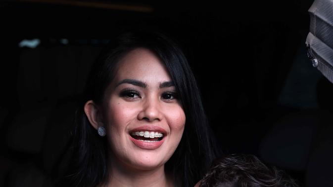 Kartika Putri Sebut Prilly Latuconsina Gadis Polos dan 