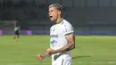 Pemain Persib Bandung, Ciro Alves, melakukan selebrasi setelah mencetak gol penalti ke gawang Dewa United pada laga BRI Liga 1 di Stadion Indomilk Arena, Tangerang, Minggu (26/11/2023). (Bola.com/M Iqbal Ichsan)